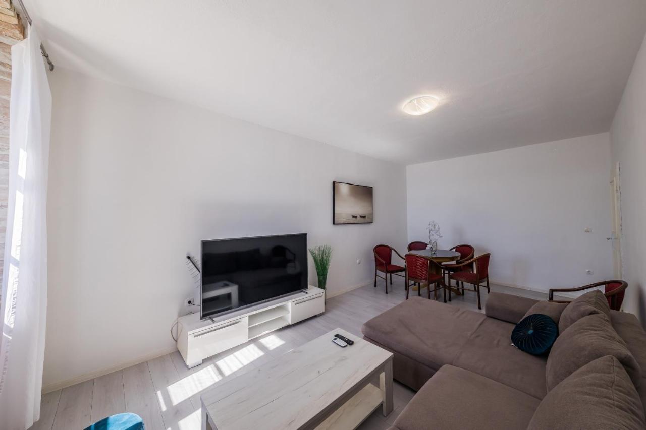 Seafront Apartments Karlo Kaštela Buitenkant foto