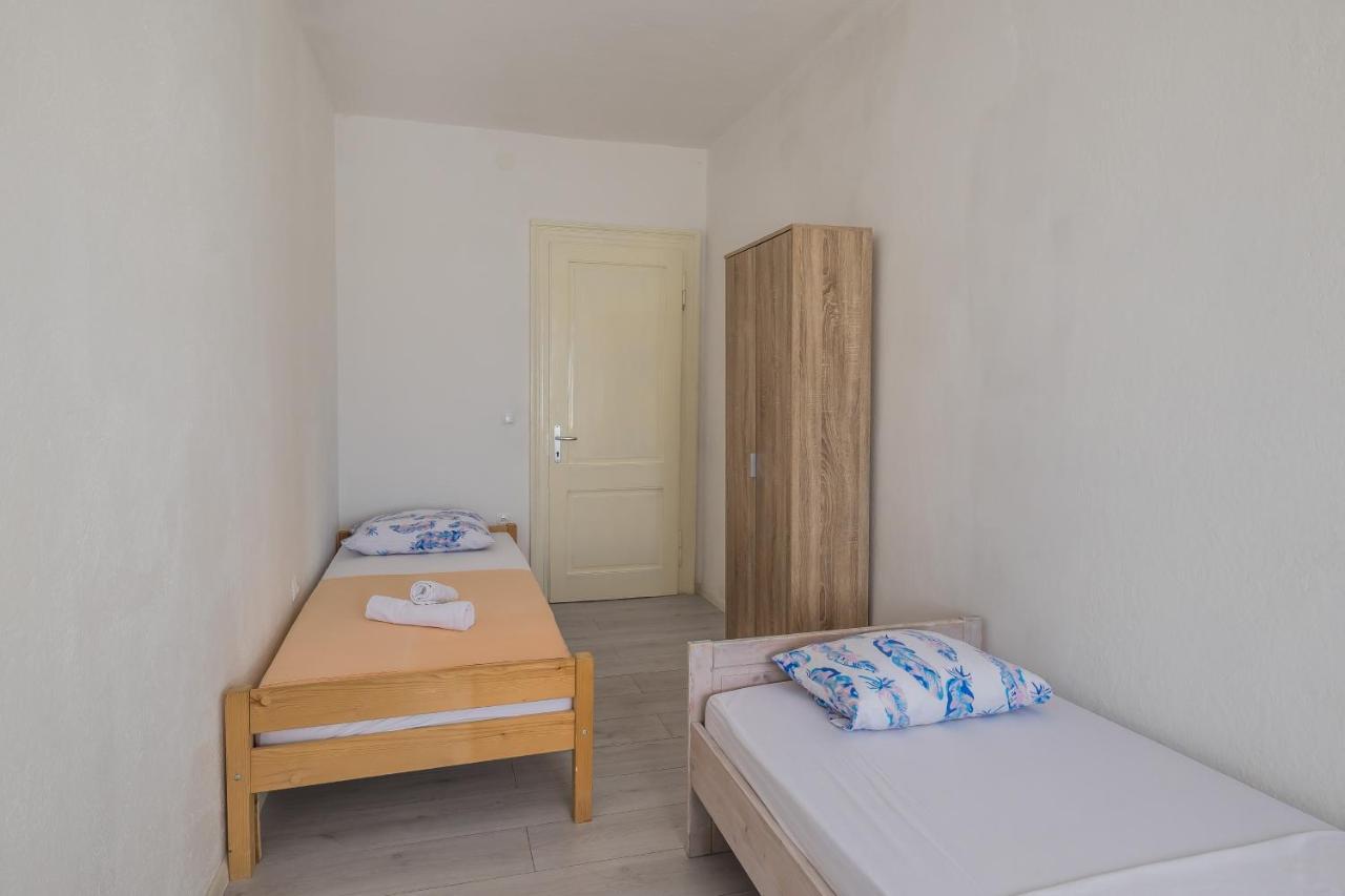 Seafront Apartments Karlo Kaštela Buitenkant foto