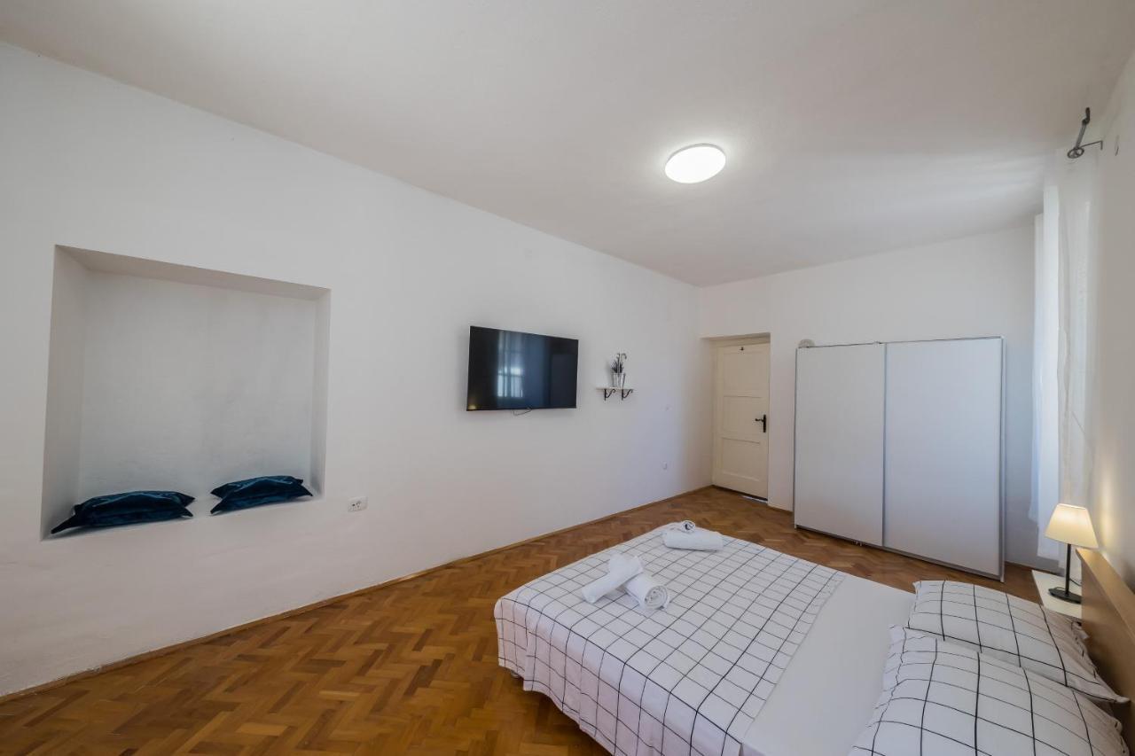 Seafront Apartments Karlo Kaštela Buitenkant foto